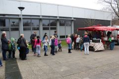 047 Schlange bei der Suppe