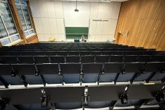 001 Die Ruhe vor dem Sturm - Hörsaal 1