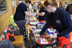 007 Die Sanitäter vom DRK richten sich ein